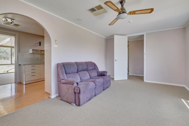 Photo - 136 Ross Smith Crescent, Scullin ACT 2614 - Image 6