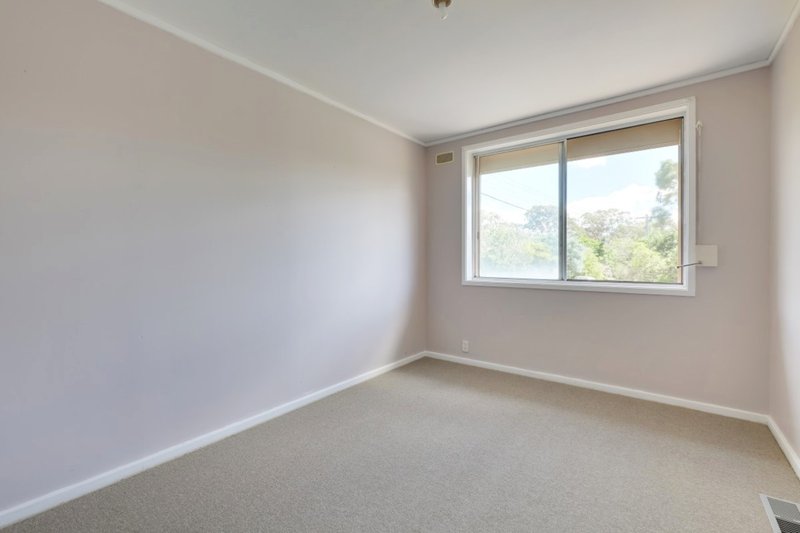 Photo - 136 Ross Smith Crescent, Scullin ACT 2614 - Image 11