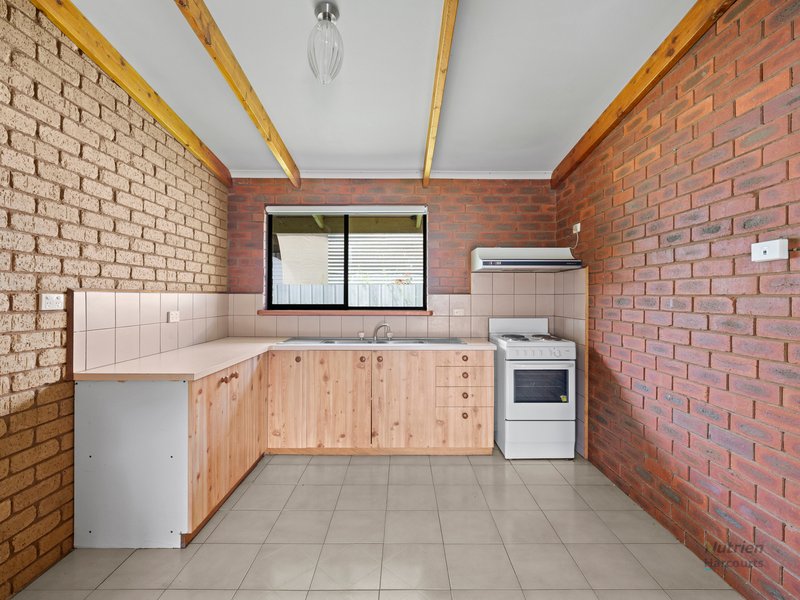 Photo - 1/36 Rowe Street, Euroa VIC 3666 - Image 4