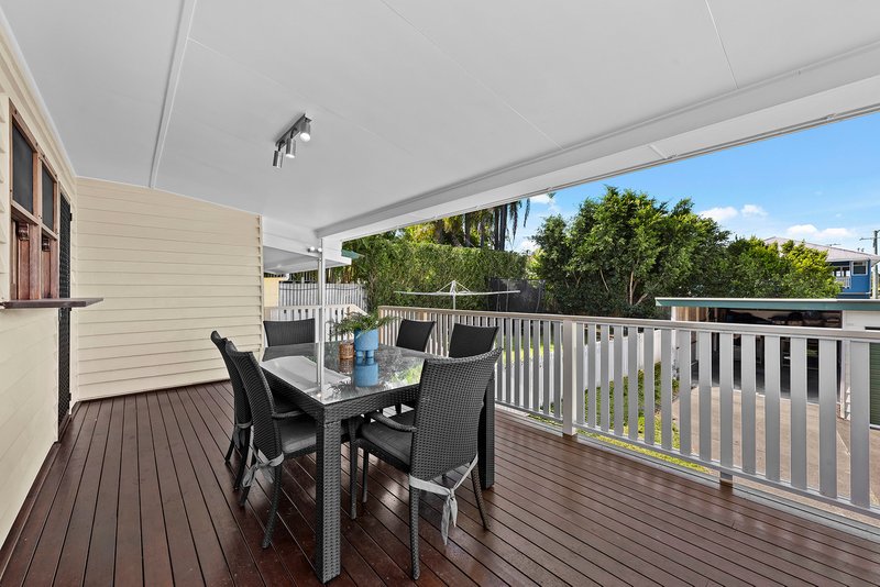 Photo - 136 Stanley Road, Camp Hill QLD 4152 - Image 9