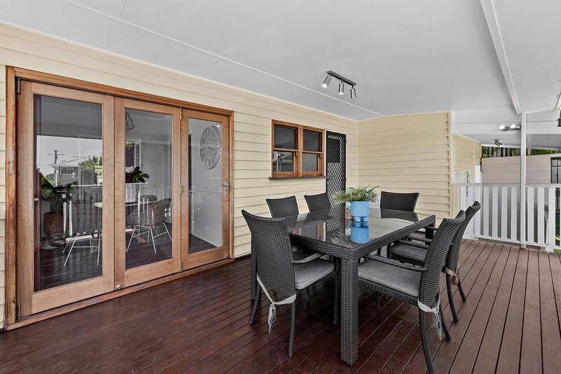 Photo - 136 Stanley Road, Camp Hill QLD 4152 - Image 11