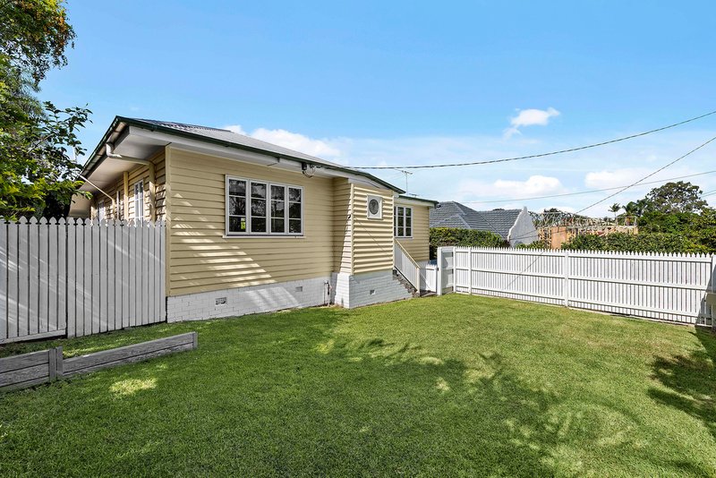 Photo - 136 Stanley Road, Camp Hill QLD 4152 - Image 16