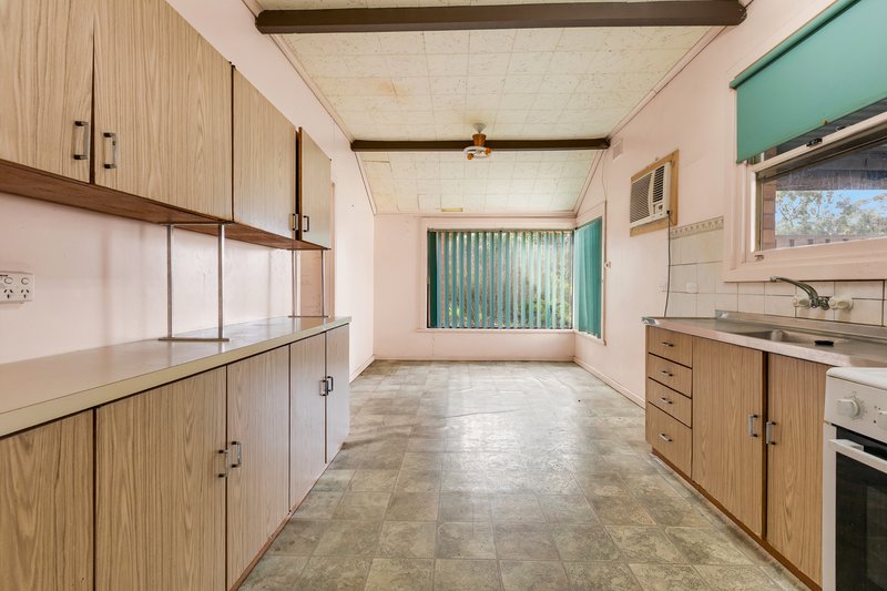 Photo - 136 Yorktown Road, Elizabeth Park SA 5113 - Image 6