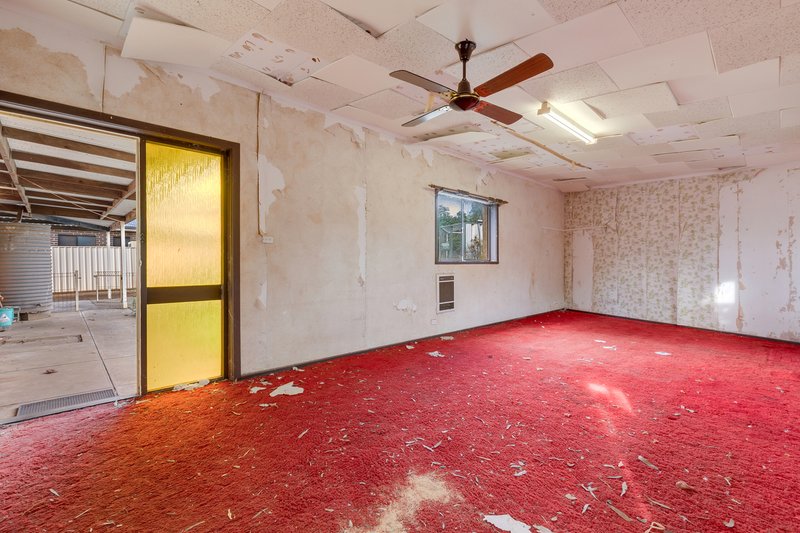 Photo - 136 Yorktown Road, Elizabeth Park SA 5113 - Image 7