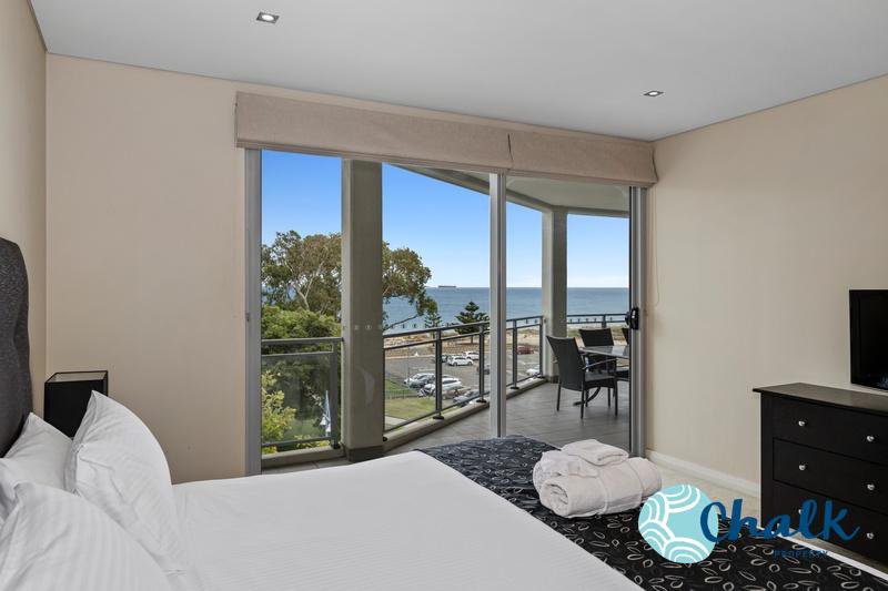 Photo - 13/61 Rockingham Beach Road, Rockingham WA 6168 - Image 19