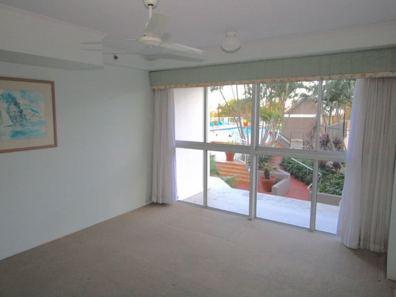 Photo - 13/66 Marine Parade, Coolangatta QLD 4225 - Image 12