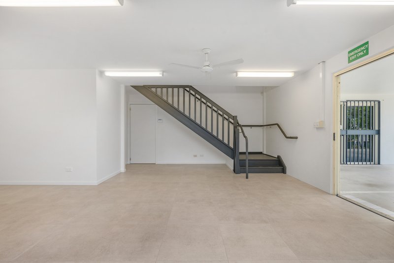 Photo - 13/68-70 Township Drive, Burleigh Heads QLD 4220 - Image 6