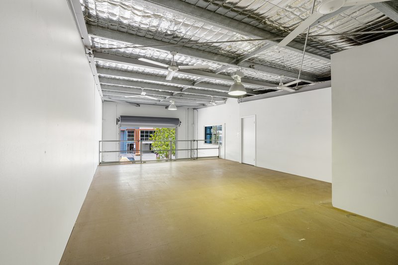 Photo - 13/68-70 Township Drive, Burleigh Heads QLD 4220 - Image 9