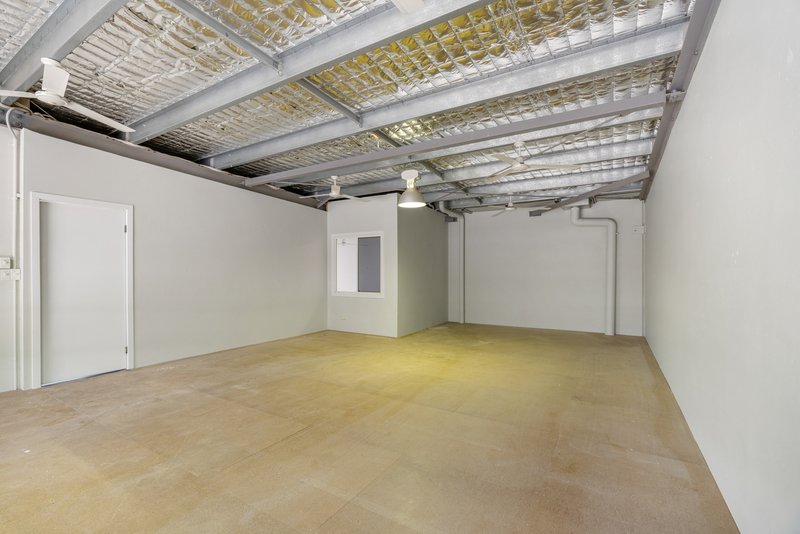 Photo - 13/68-70 Township Drive, Burleigh Heads QLD 4220 - Image 10