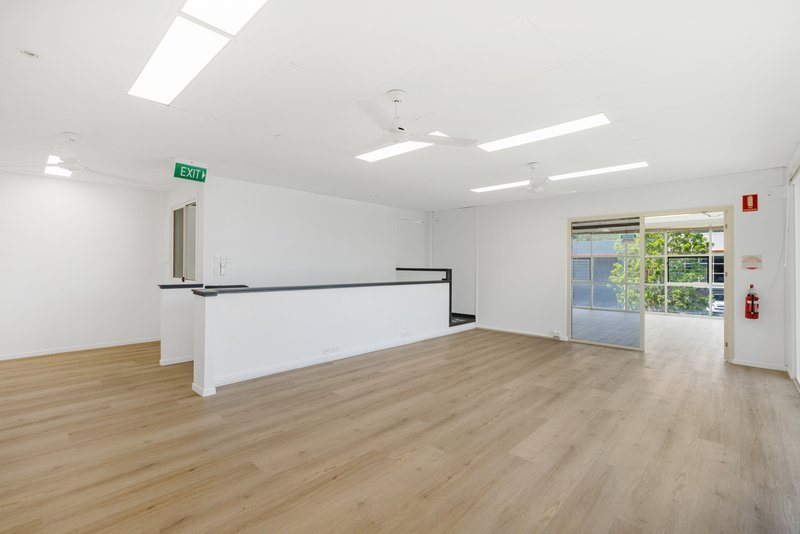 Photo - 13/68-70 Township Drive, Burleigh Heads QLD 4220 - Image 12