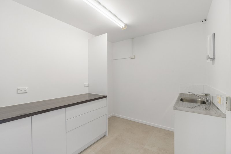 Photo - 13/68-70 Township Drive, Burleigh Heads QLD 4220 - Image 13