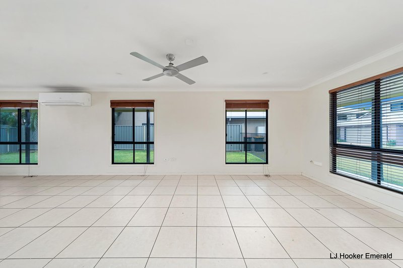 Photo - 13/68 Moody Street, Emerald QLD 4720 - Image 4