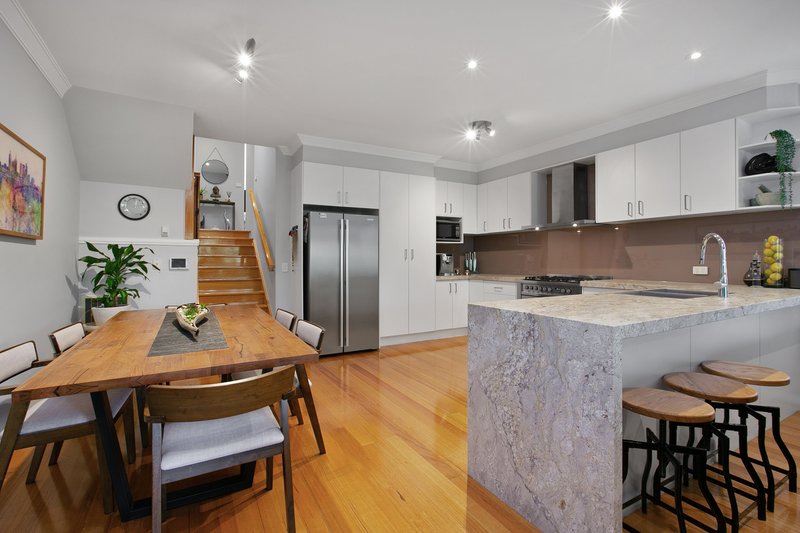 Photo - 136b Darebin Boulevard, Reservoir VIC 3073 - Image 6