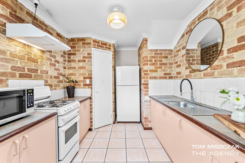 Photo - 136c Centre Street, Queens Park WA 6107 - Image 6