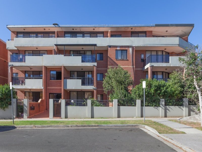 13/7-11 Kitchener Avenue, Regents Park NSW 2143