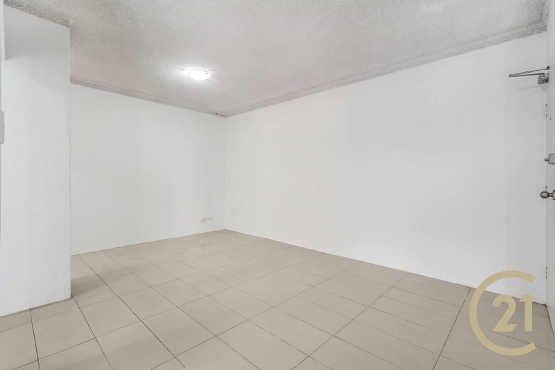 Photo - 13/7-9 Drummond Street, Warwick Farm NSW 2170 - Image 3