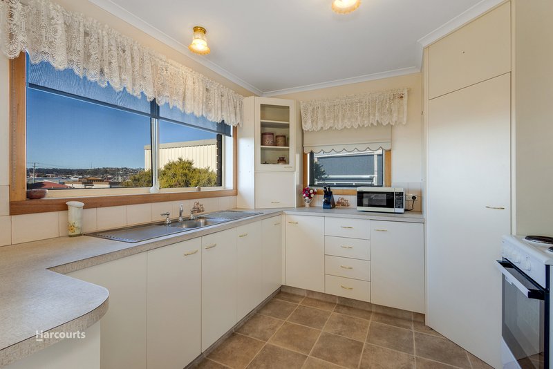 Photo - 1/37 Amherst Street, West Ulverstone TAS 7315 - Image 6