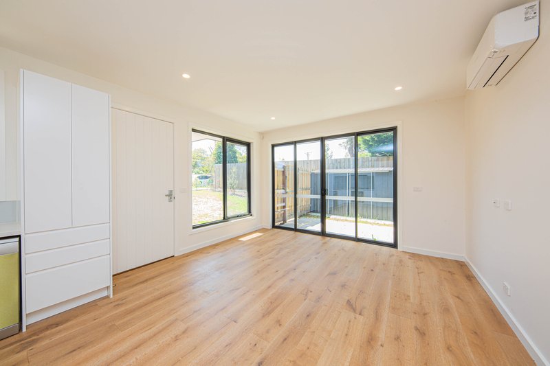 Photo - 1/37 Anne Road, Knoxfield VIC 3180 - Image 2