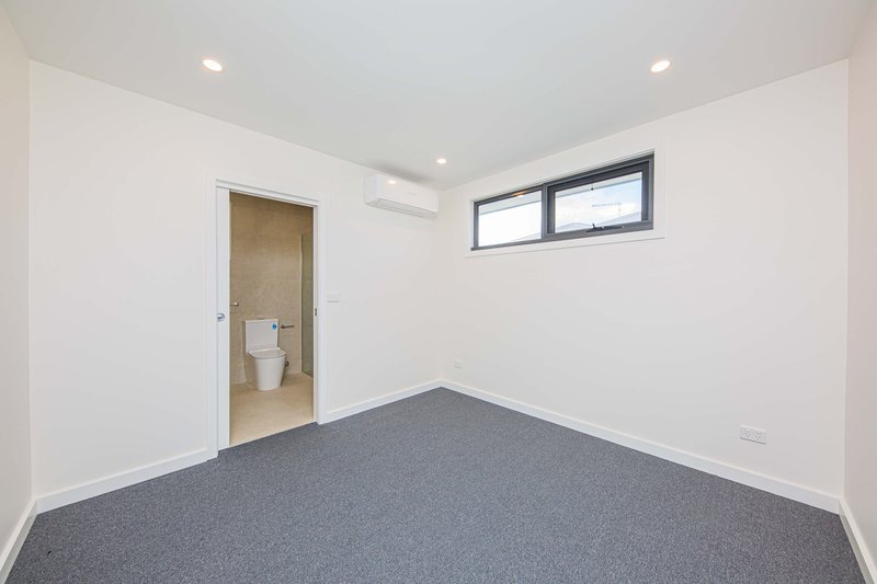 Photo - 1/37 Anne Road, Knoxfield VIC 3180 - Image 6