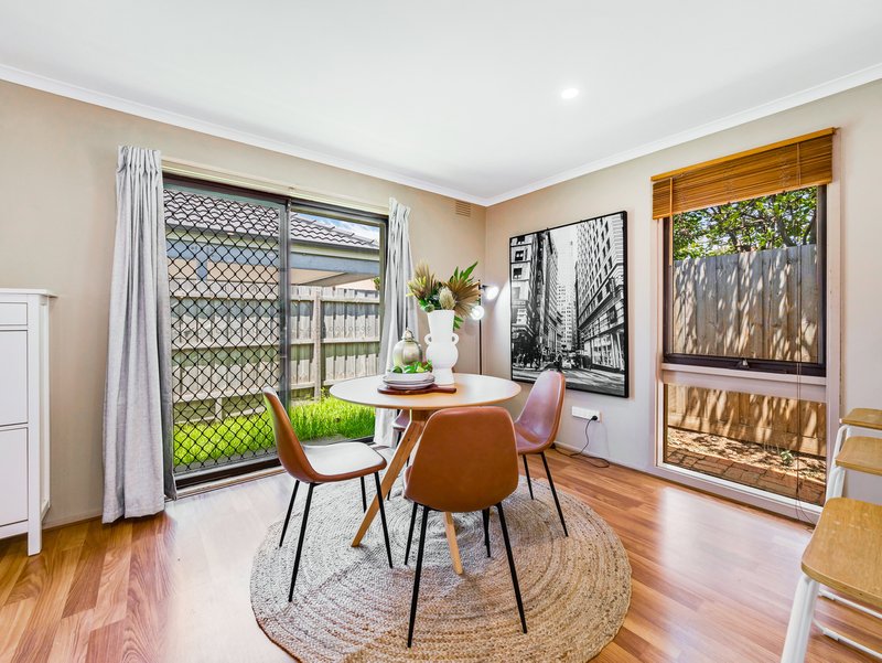 Photo - 1/37 Arleon Crescent, Cranbourne VIC 3977 - Image 7