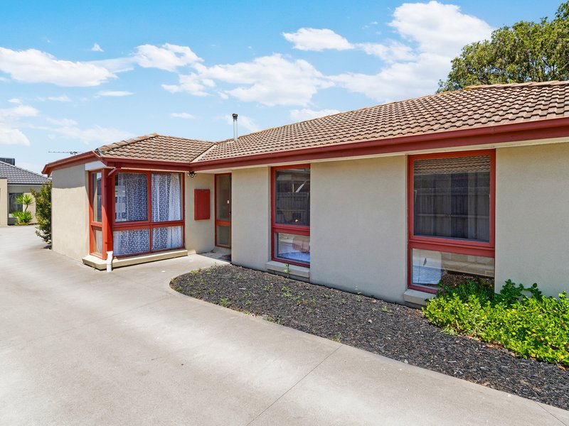 Photo - 1/37 Arleon Crescent, Cranbourne VIC 3977 - Image 22