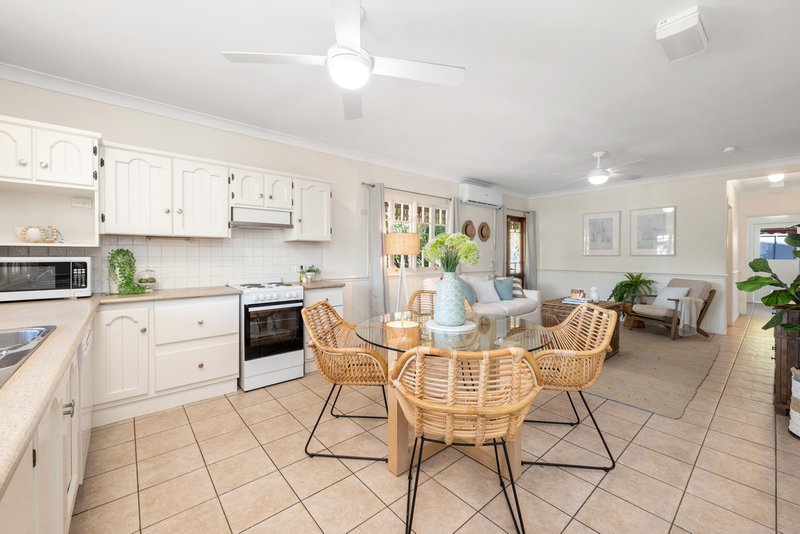 Photo - 137 Armstrong Road, Cannon Hill QLD 4170 - Image 17