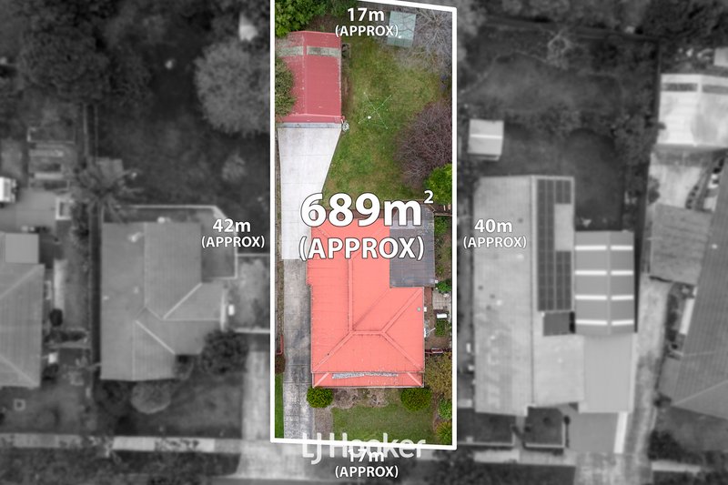 Photo - 137 Avebury Drive, Berwick VIC 3806 - Image 16