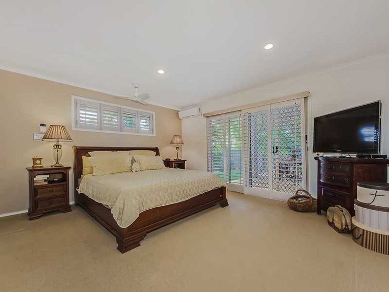 Photo - 137 Camberwell Circuit, Robina QLD 4226 - Image 9