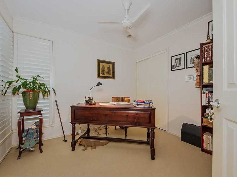 Photo - 137 Camberwell Circuit, Robina QLD 4226 - Image 13