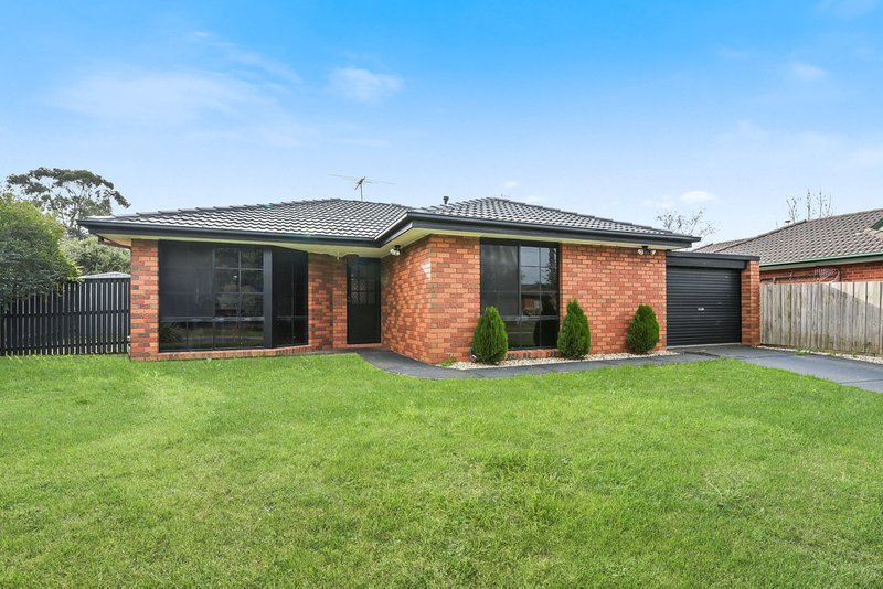 Photo - 1/37 Collins Crescent, Berwick VIC 3806 - Image 2