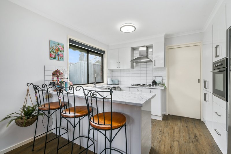 Photo - 1/37 Collins Crescent, Berwick VIC 3806 - Image 3