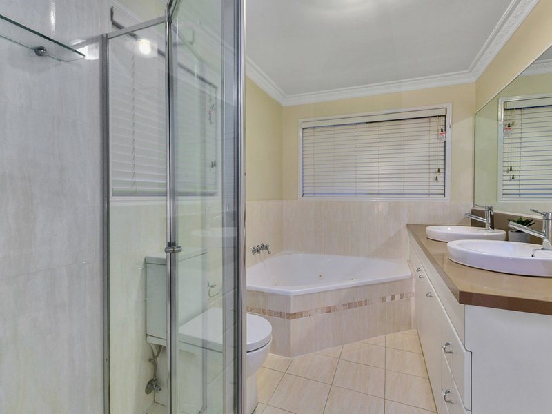 Photo - 137 Cribb Road, Carindale QLD 4152 - Image 10