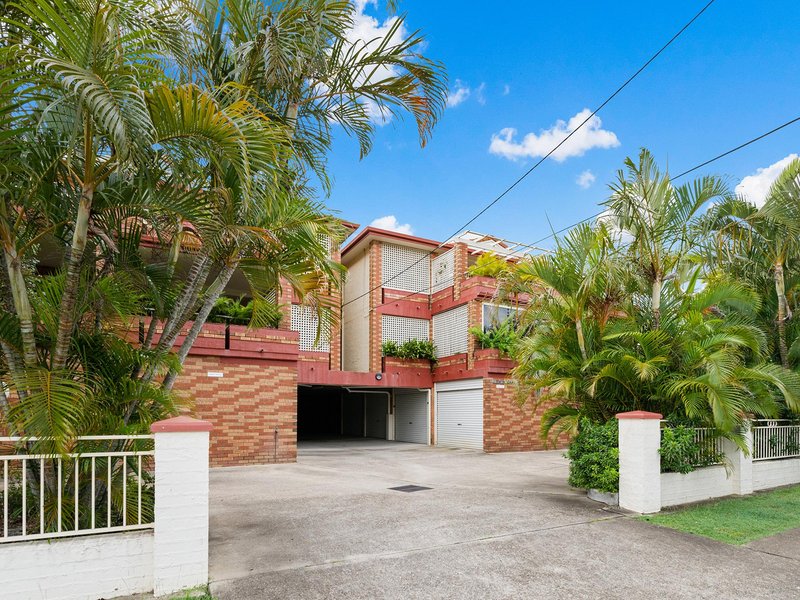 Photo - 1/37 Crump Street, Holland Park West QLD 4121 - Image 2