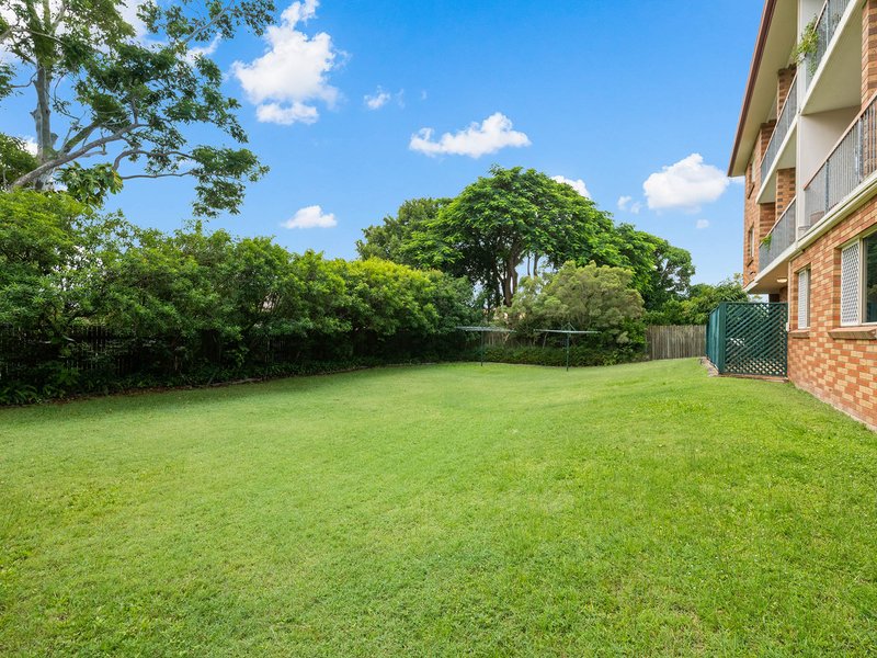 Photo - 1/37 Crump Street, Holland Park West QLD 4121 - Image 15