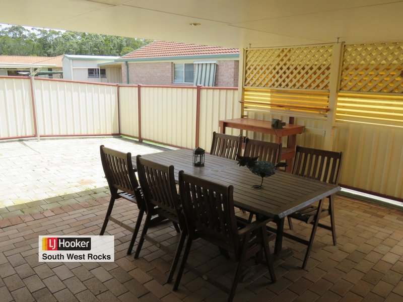 Photo - 1/37 Delmer Close, South West Rocks NSW 2431 - Image 12