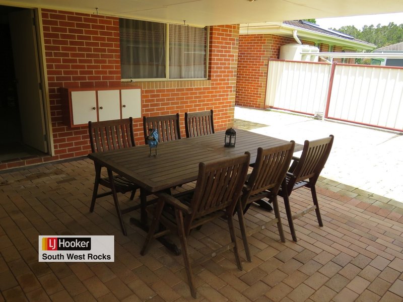 Photo - 1/37 Delmer Close, South West Rocks NSW 2431 - Image 13