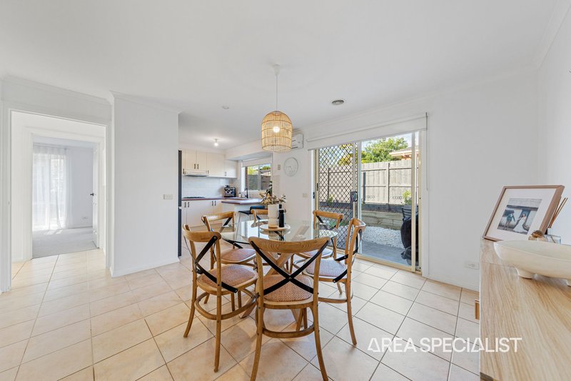 Photo - 1/37 Eagle Drive, Pakenham VIC 3810 - Image 4