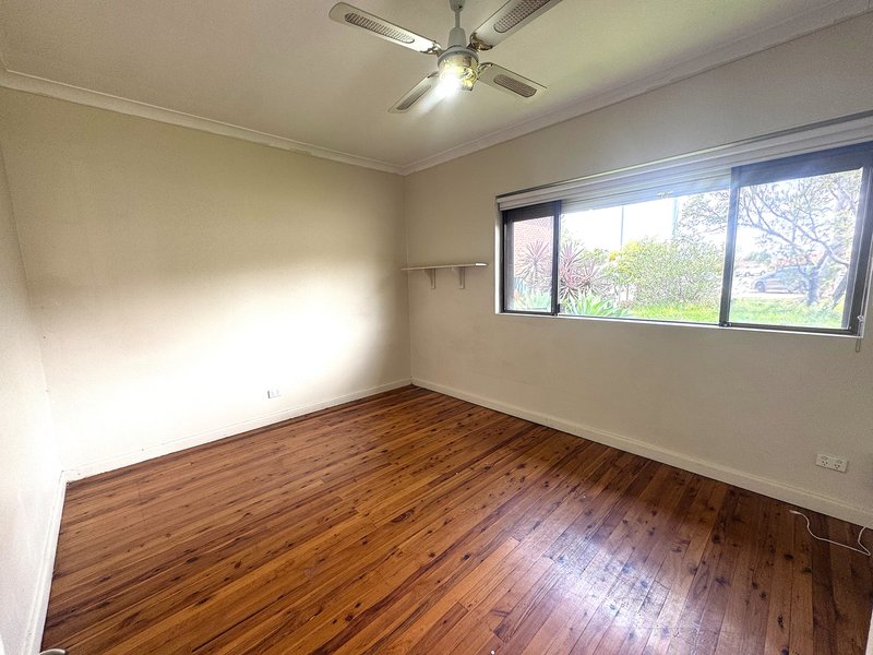 Photo - 137 Ellam Drive, Seven Hills NSW 2147 - Image 5