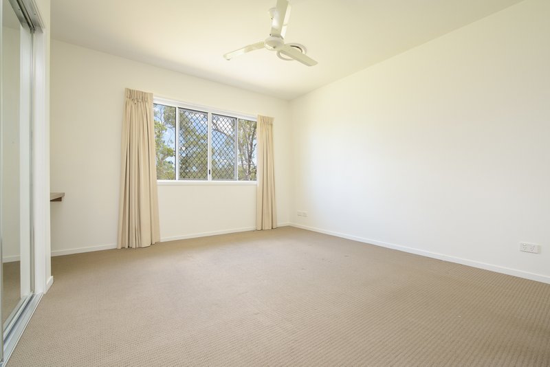 Photo - 137 Emmadale Drive, New Auckland QLD 4680 - Image 10