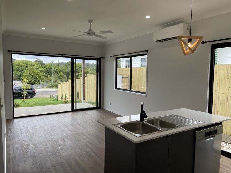 Photo - 1/37 Fairmeadow Road, Nambour QLD 4560 - Image 4