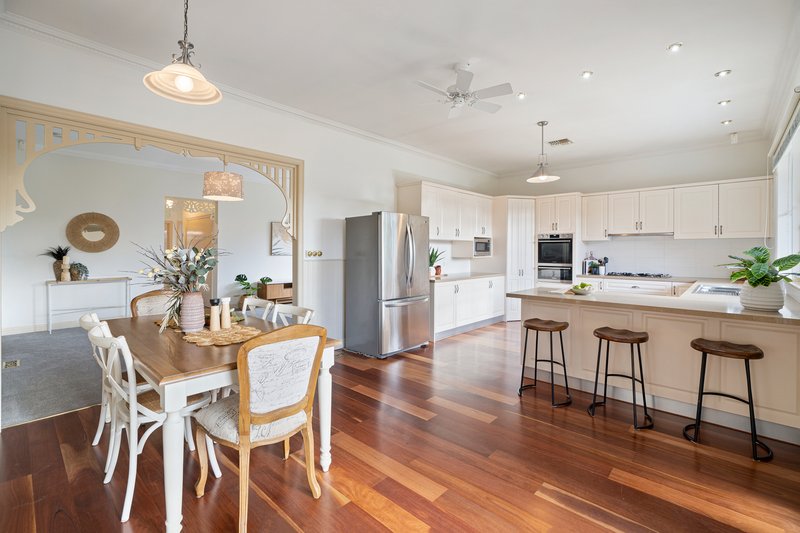 Photo - 137 Forest Road, Ferntree Gully VIC 3156 - Image 5