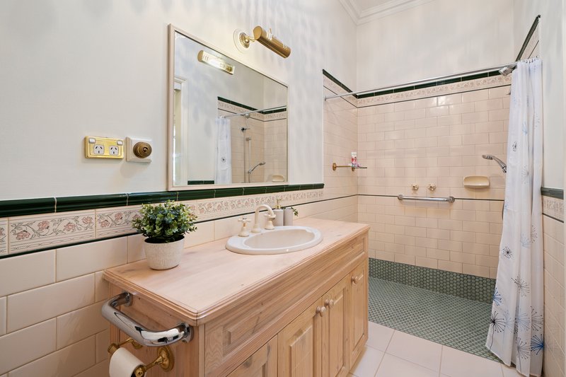 Photo - 137 Forest Road, Ferntree Gully VIC 3156 - Image 9