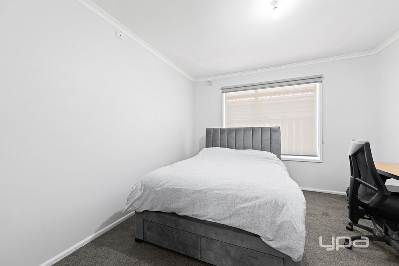 Photo - 1/37 Garfield Street, St Albans VIC 3021 - Image 10