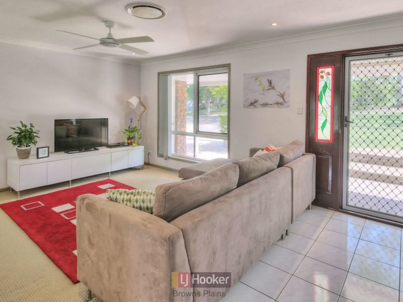 Photo - 137 Granger Road, Park Ridge South QLD 4125 - Image 3