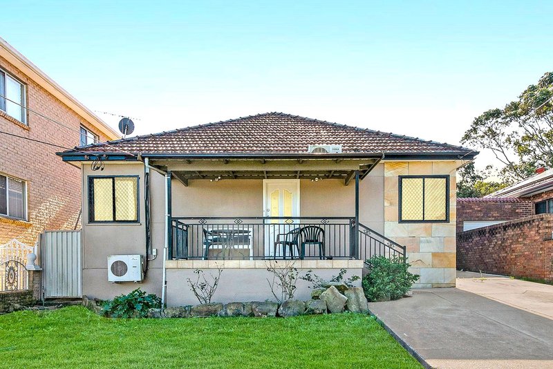 Photo - 137 Greenacre Road, Greenacre NSW 2190 - Image 6