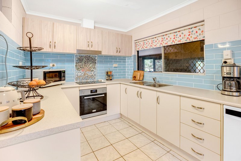 Photo - 1/37 Hayward Street, Mooroobool QLD 4870 - Image 4