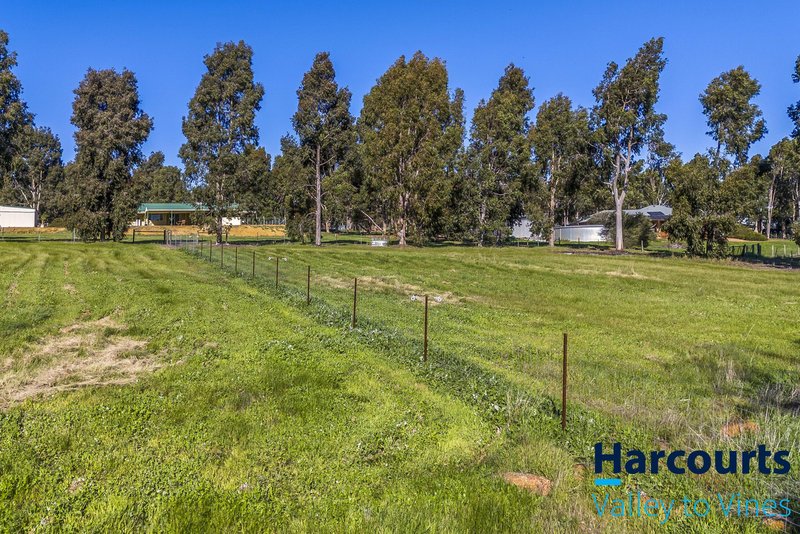 Photo - 137 Limousin Way, Lower Chittering WA 6084 - Image 28