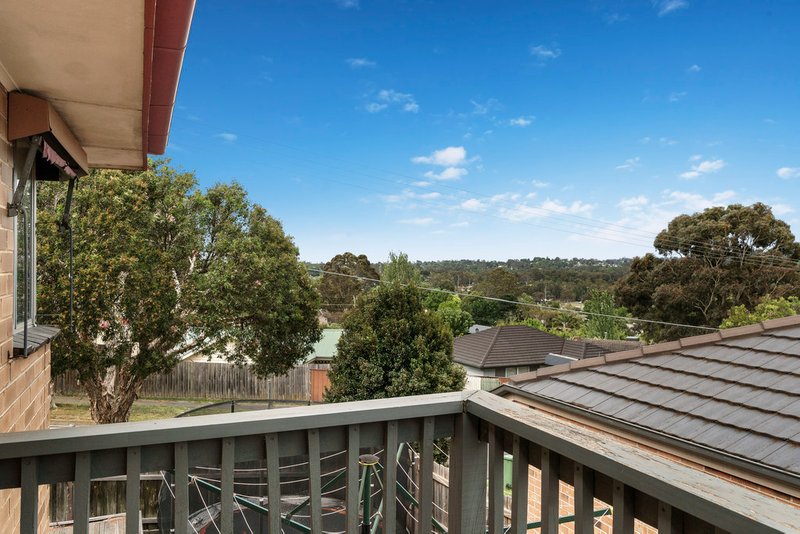 Photo - 137 Manchester Road, Mooroolbark VIC 3138 - Image 7