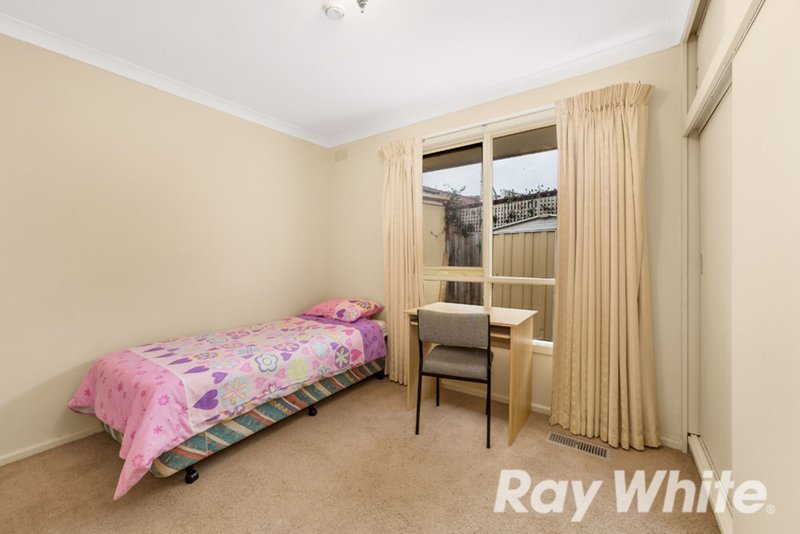 Photo - 1/37 Mccomas Grove, Burwood VIC 3125 - Image 6