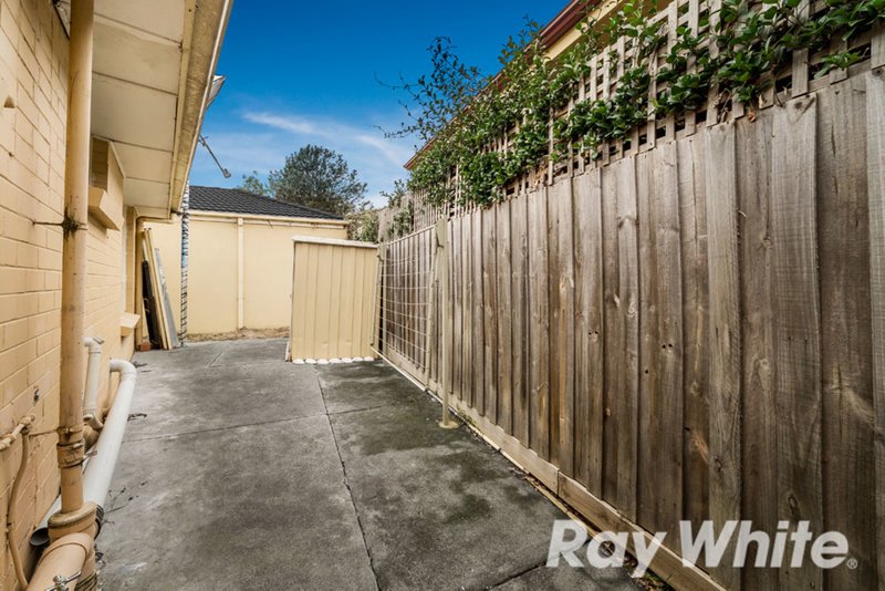 Photo - 1/37 Mccomas Grove, Burwood VIC 3125 - Image 8